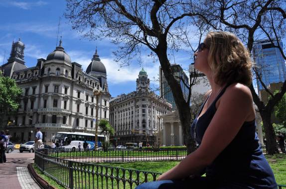 Um lindo dia de sol na Plaza de Mayo, em Buenos Aires, capital da Argentina